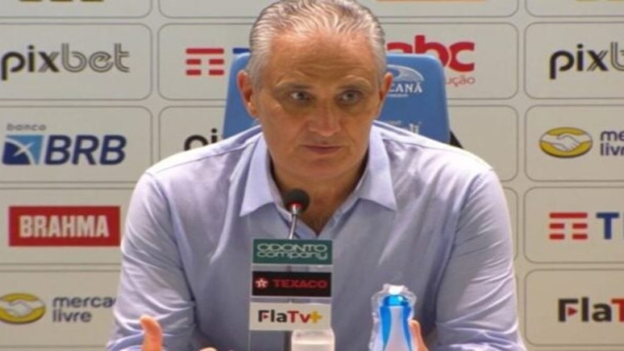 Técnico Tite na coletiva de imprensa