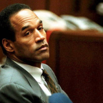 Foto destaque: O.J Simpson durante sua audiência pública em 1994 (Reprodução; foto: getty images)