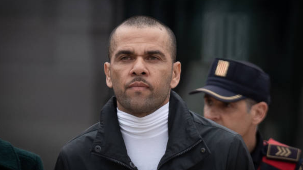 Daniel Alves se pronuncia em seu Instagram e nega suposta entrevista