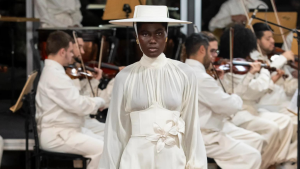 SPFW: ALUF abre a temporada de desfiles com orquestra sinfônica e ballet