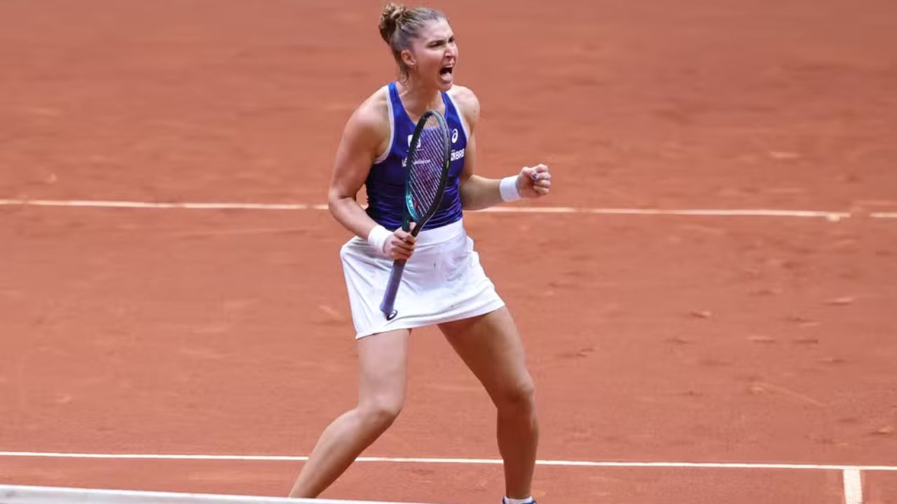 Beatriz Haddad em jogo no Billie Jean King Cup (Foto:Reprodução/Marcello Zambrana/DGW/ge.globo)