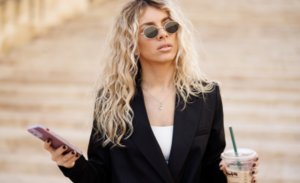 Aprenda a fazer combinações estilosas usando o blazer