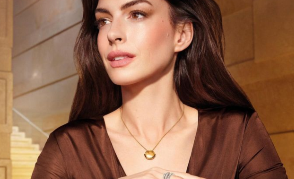 Anne Hathaway comemora 5 anos de sobriedade