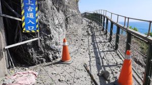 Autoridades Taiwanesas buscam resgatar sobreviventes após terremoto 