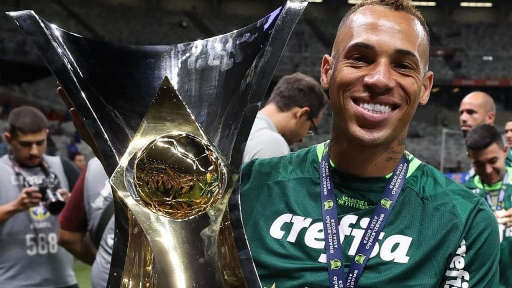 Breno Lopes parte rumo ao Fortaleza em empréstimo pelo Palmeiras