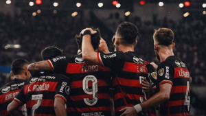 Flamengo vence e assume liderança na fase de grupo da libertadores