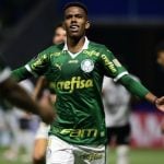 Estêvão comemorando seu primeiro gol na Libertadores