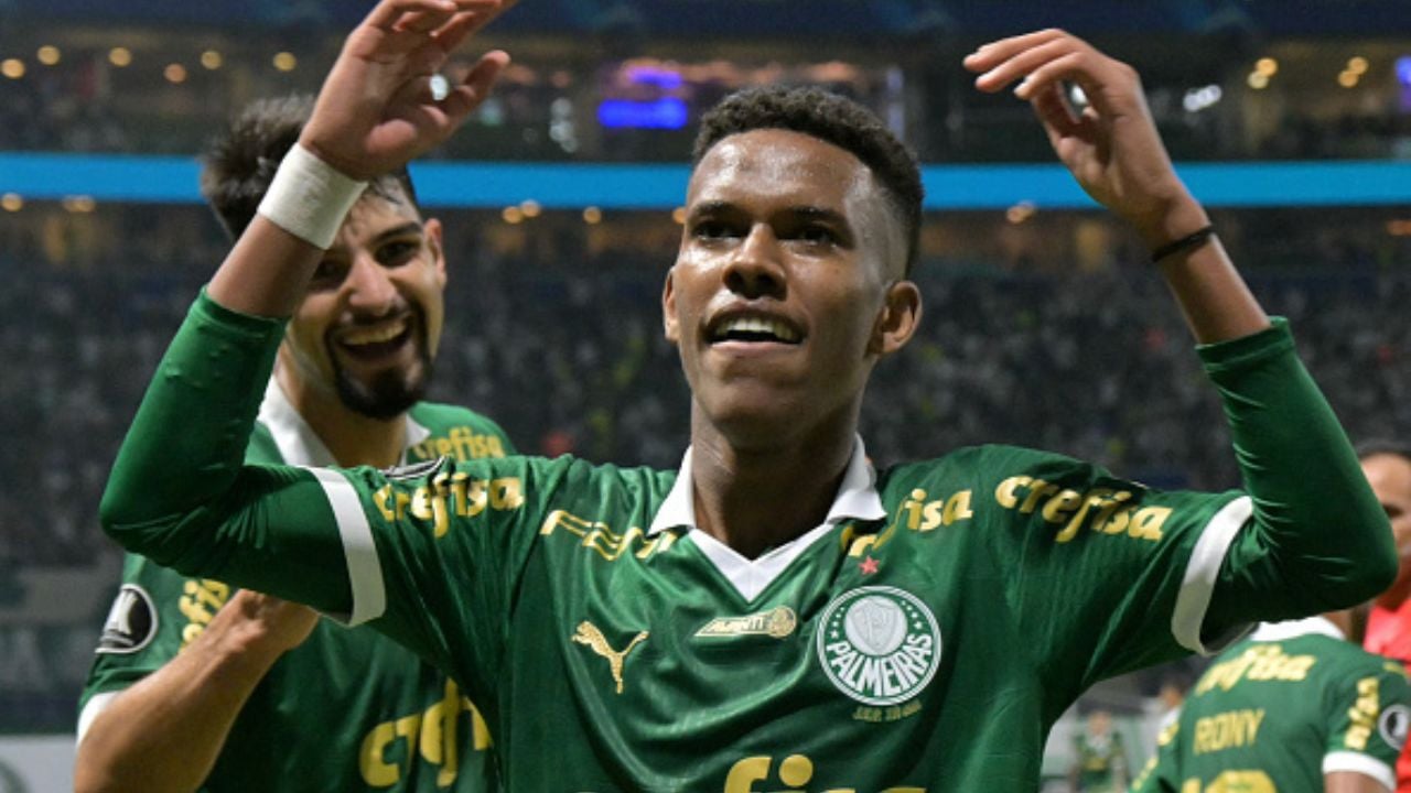 Estêvão comemorando seu primeiro gol na Libertadores