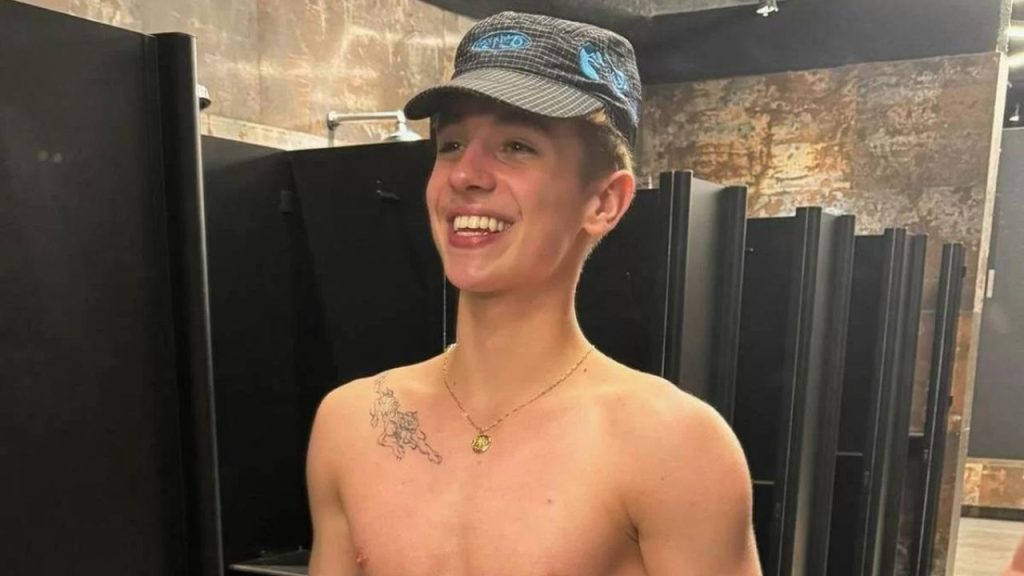 Juliano Floss fala sobre possível namoro com Marina Sena