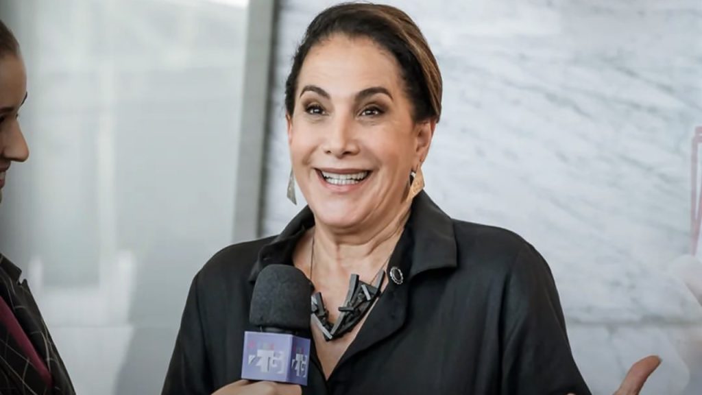 Exclusivo: Totia Meireles fala sobre convite para filme, próximas produções e sucesso de ‘Salve Jorge’