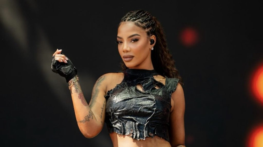 Após polêmicas, Ludmilla rebate acusações sobre intolerância religiosa