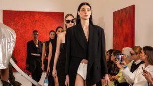 Gloria Coelho apresentou sua coleção ‘Léxicos’ no SPFW neste domingo