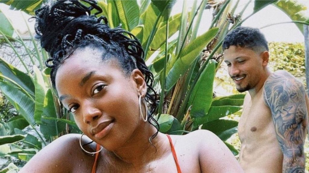 Iza anuncia gravidez e fãs desconfiam que sejam gêmeos