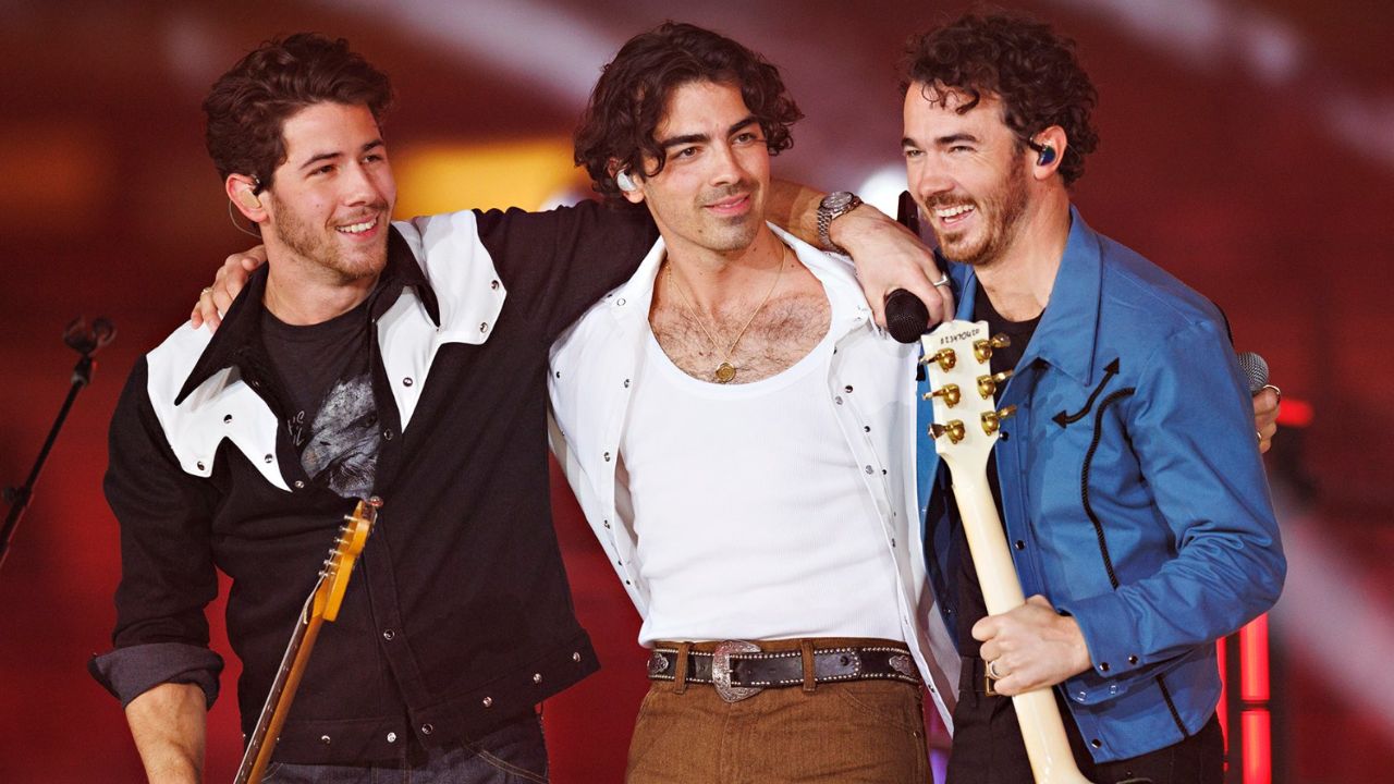 Jonas Brothers desembarcam em São Paulo para show único