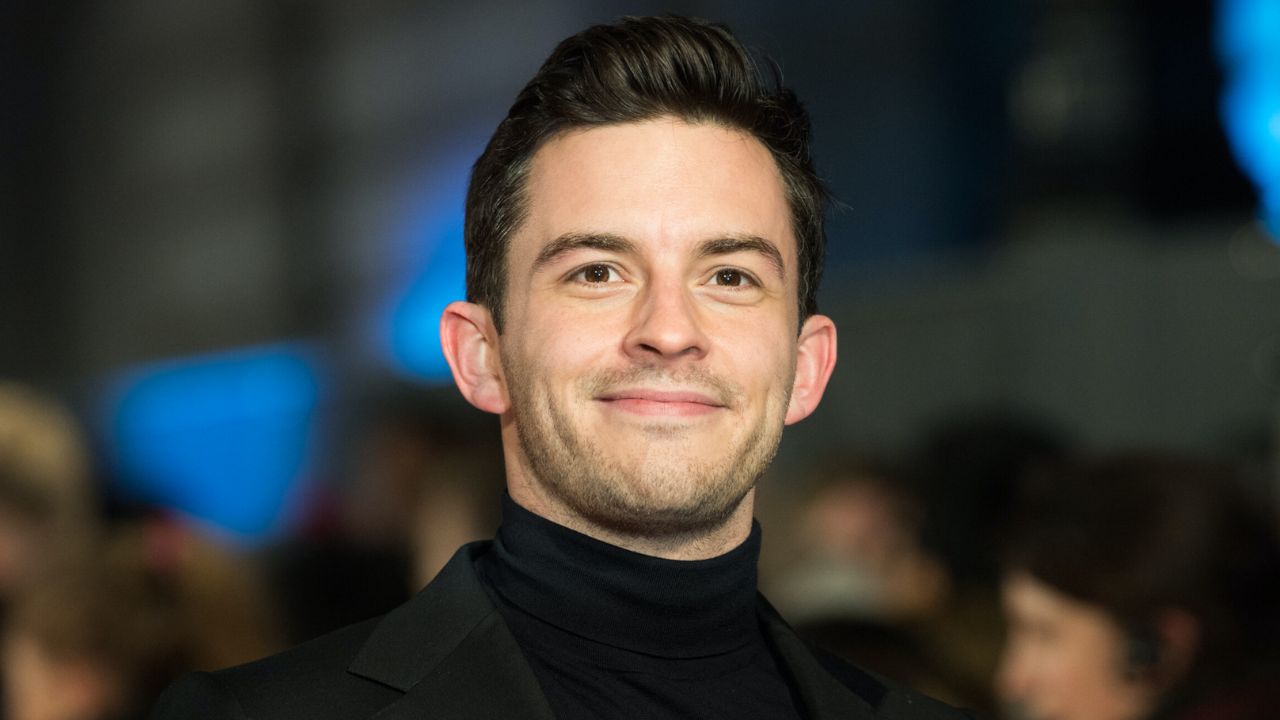 Jonathan Bailey entra para o elenco da terceira temporada de “Heartstopper”