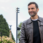 Nicolas Ghesquière celebra 10 anos à frente da Louis Vuitton