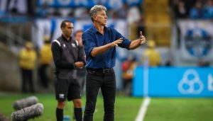 Renato comenta sobre a vitória e ainda rebate críticas ao time