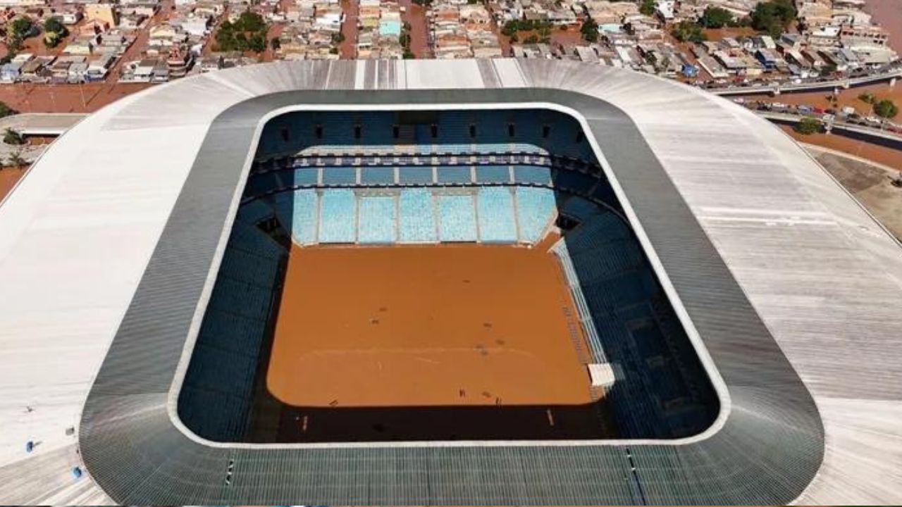 Arena do Grêmio alagada em Porto Alegre