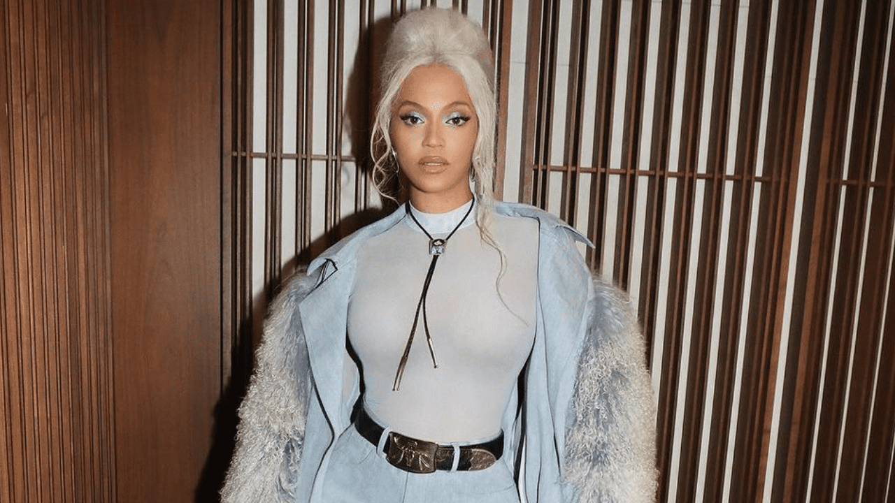 Beyoncé exibe look baby blue no Instagram