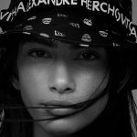 New Era lança coleção de streetwear em parceria com Alexandre Herchcovitch