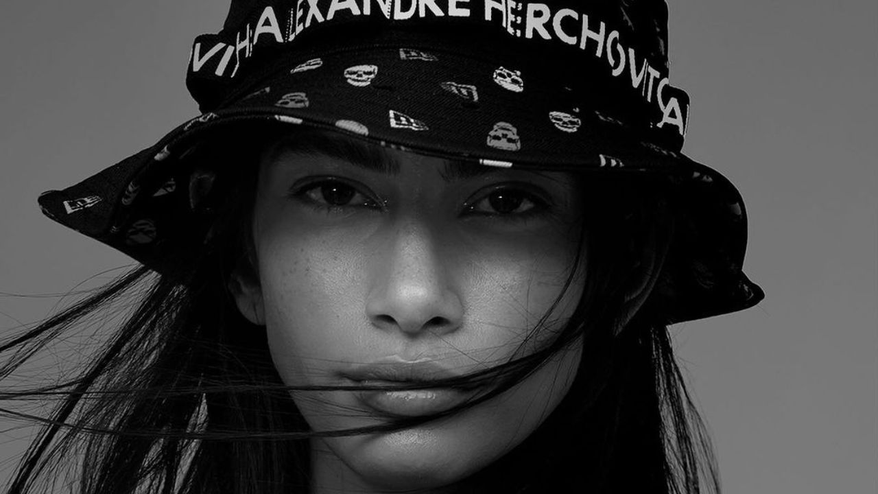 New Era lança coleção de streetwear em parceria com Alexandre Herchcovitch