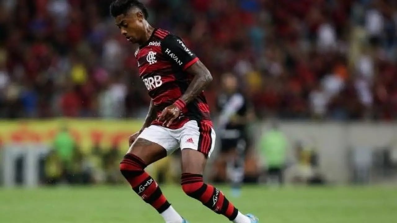 Flamengo faz críticas a arbitragem após empate contra o Bragantino