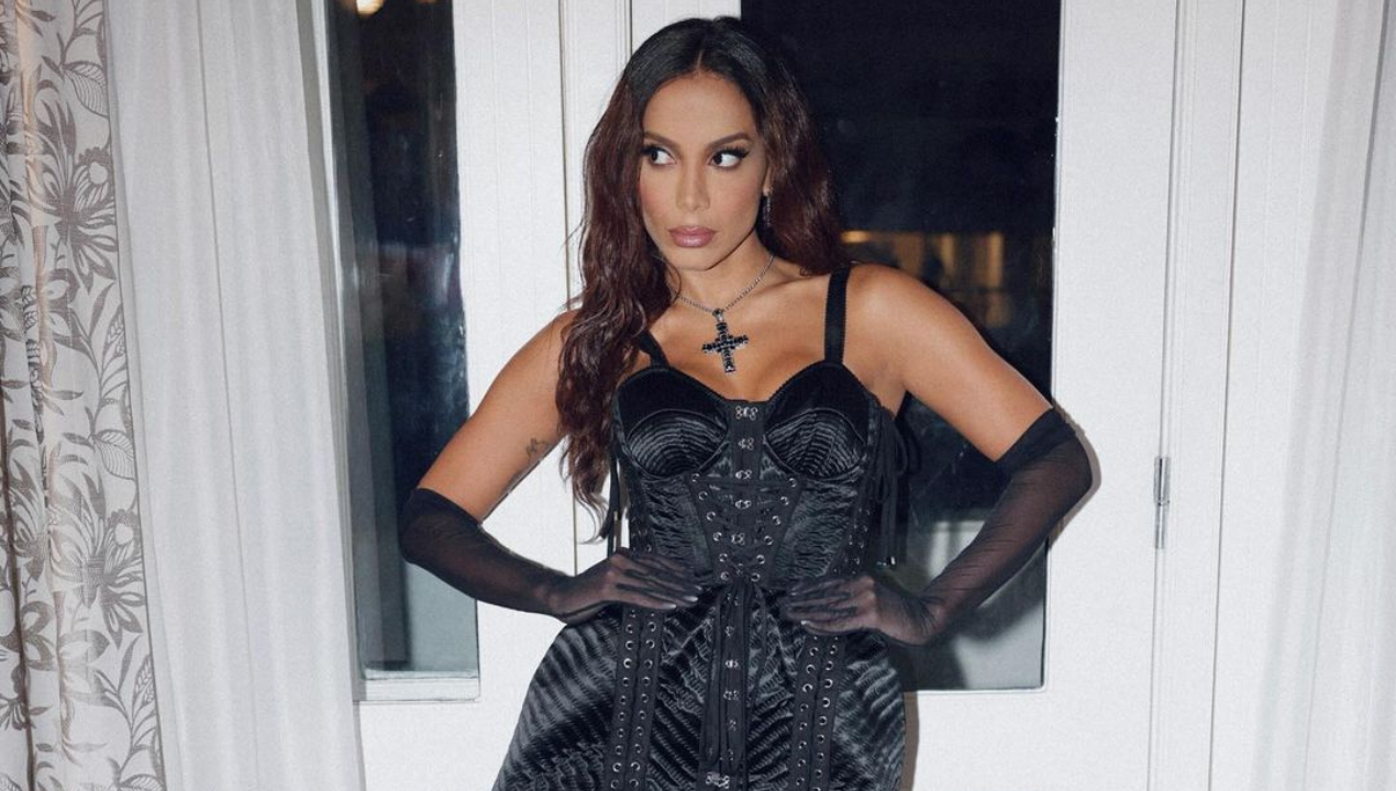 Look de Anitta para show de Madonna