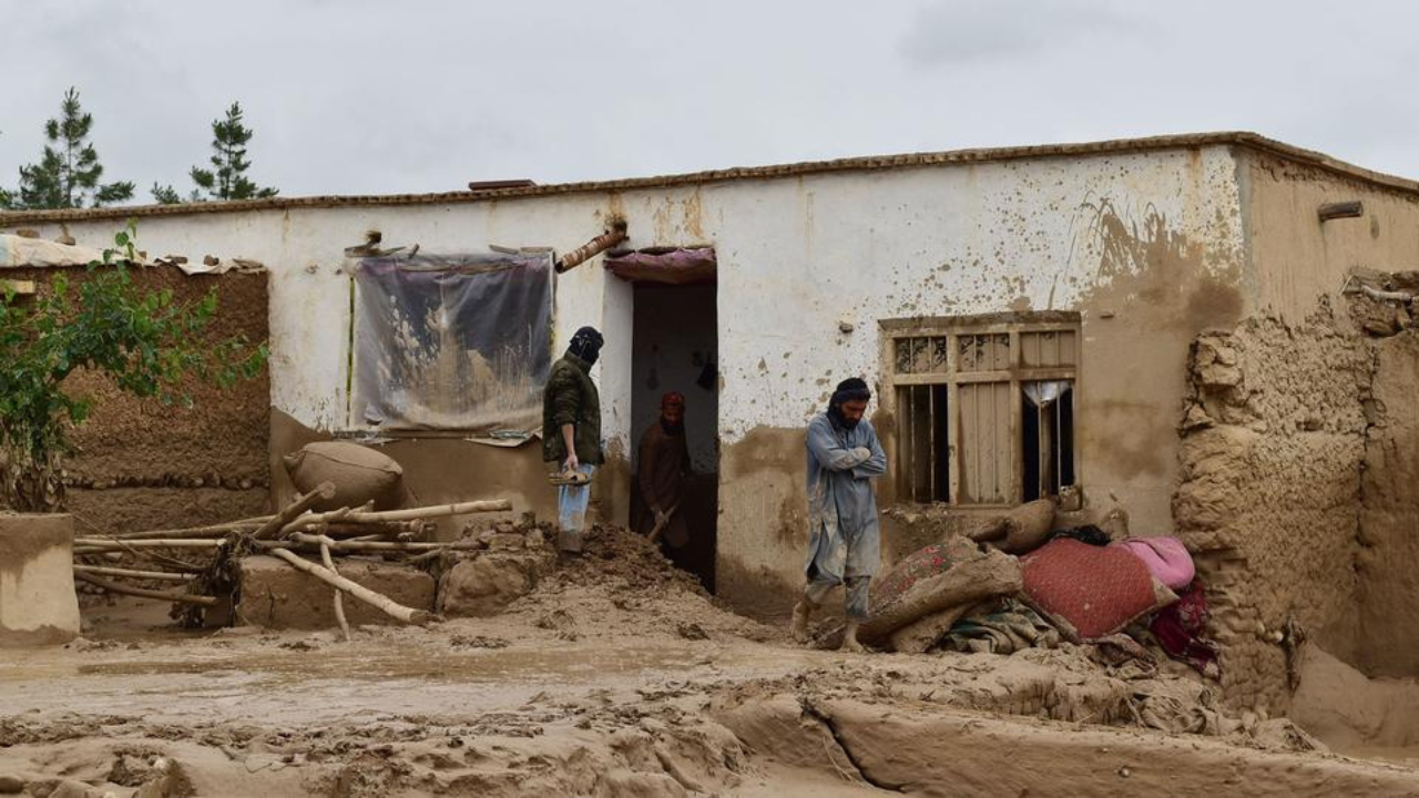 Casas destruídas no Afeganistão Foto: AFP