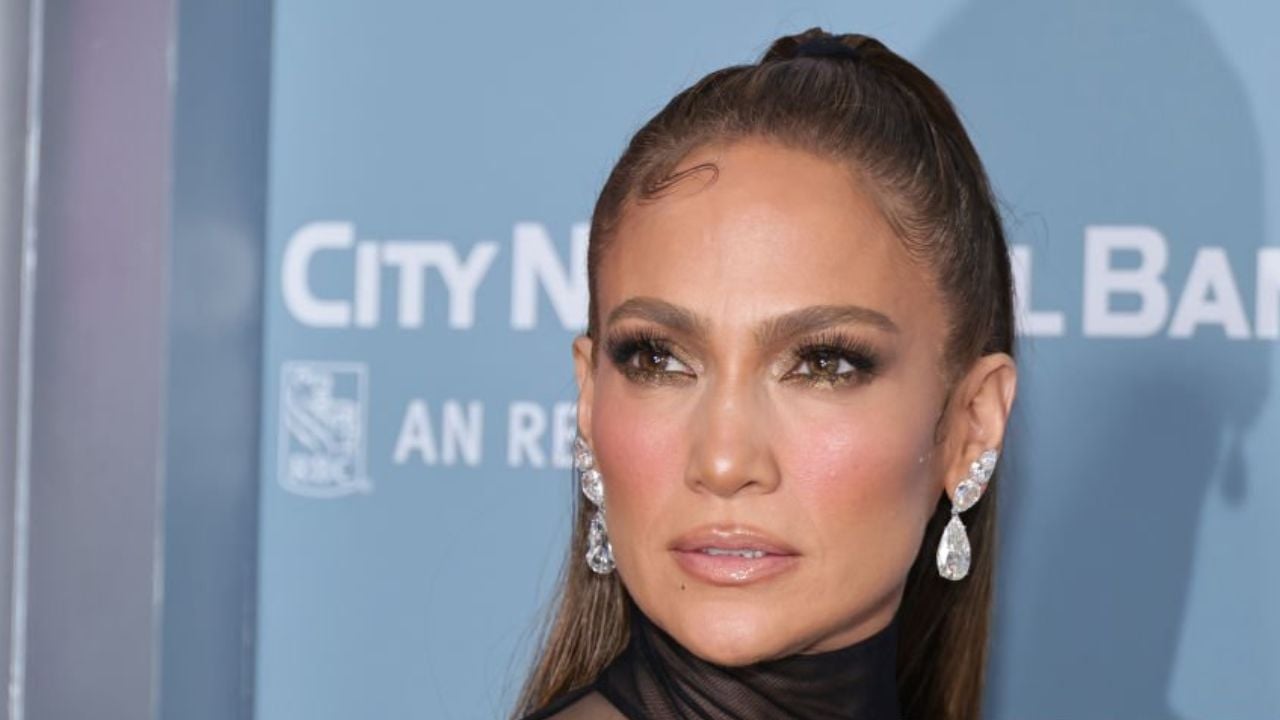 Jennifer Lopez se concentra no trabalho em meio a crise no casamento