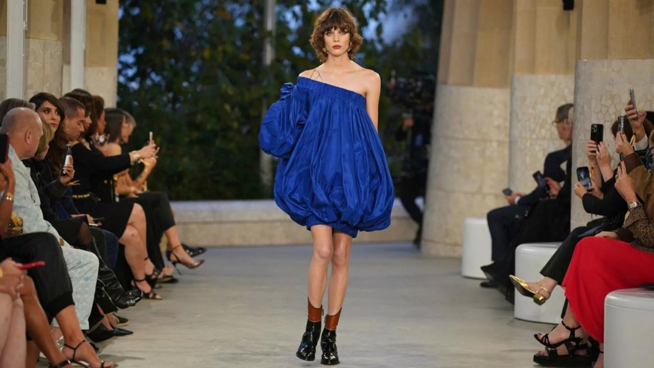 Louis Vuitton resgata o balonê no desfile em Barcelona