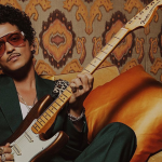 Bruno Mars em ensaio para revista