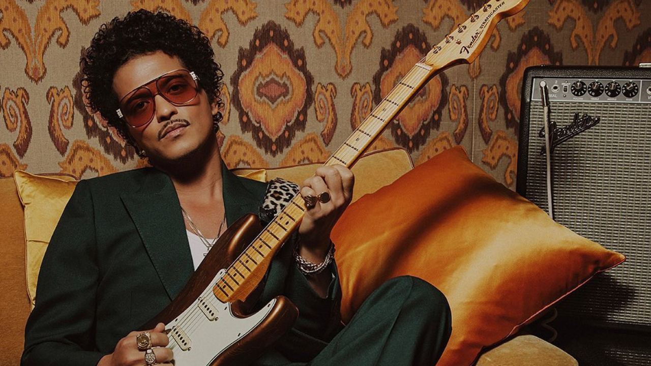 Bruno Mars em ensaio para revista