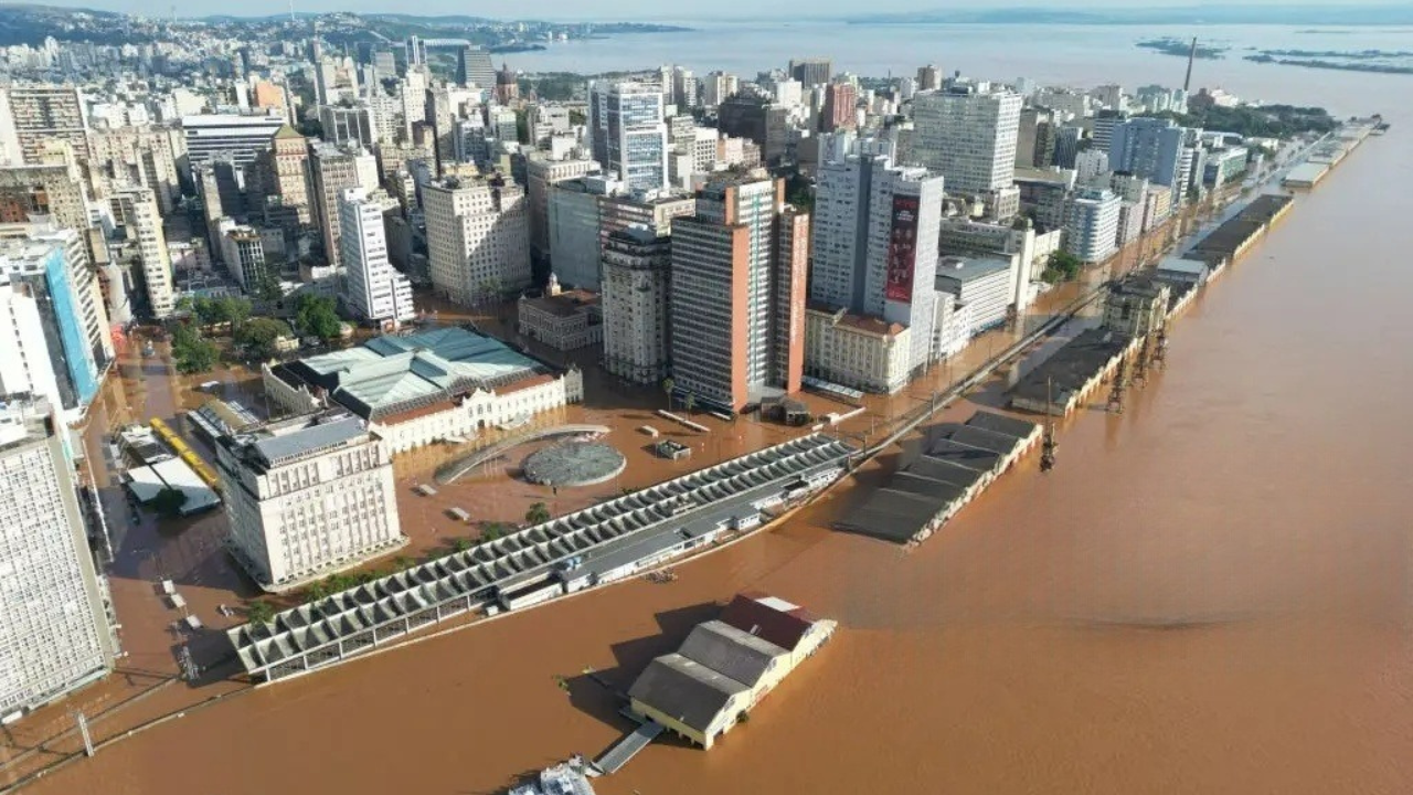 Cidade de Porto Alegre após enchente