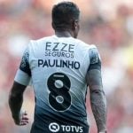 Paulinho jogando pelo Corinthians