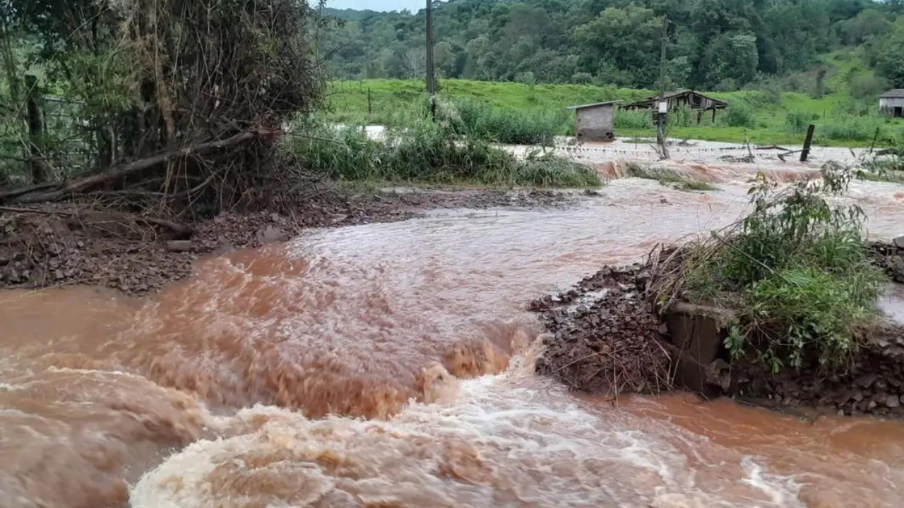 Foto de uma região agricola do RS que foi afetada pelas chuvas