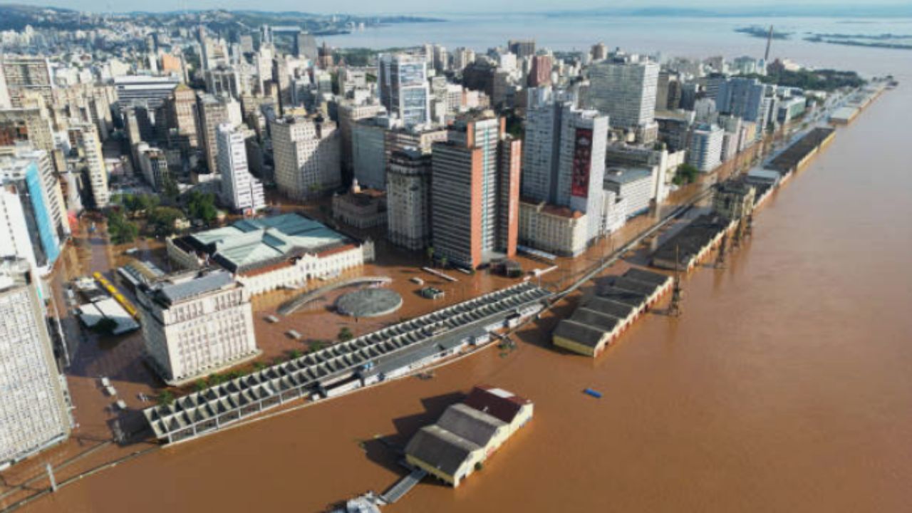 Fortes chuvas causam alagamentos no Rio Grande do Sul