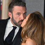 Ben Affleck não acompanha Jennifer Lopez no Met Gala e fãs do casal especulam