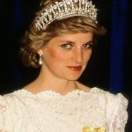 Princesa Diana usando suas joias