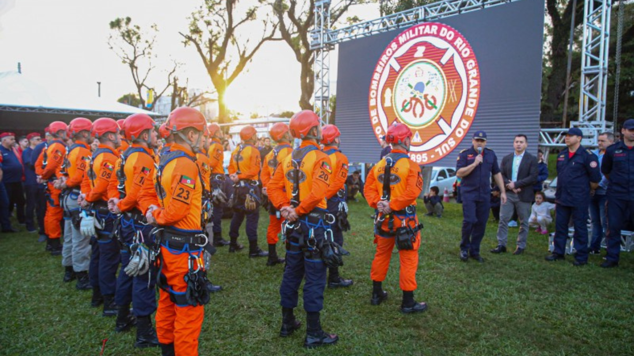 Bombeiros de todo o Brasil rumo ao Sul