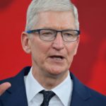 Tim-Cook,-CEO-da-Apple,-Anuncia-Doações-da-Empresa-para-Apoiar-o-Rio-Grande-do-Sul