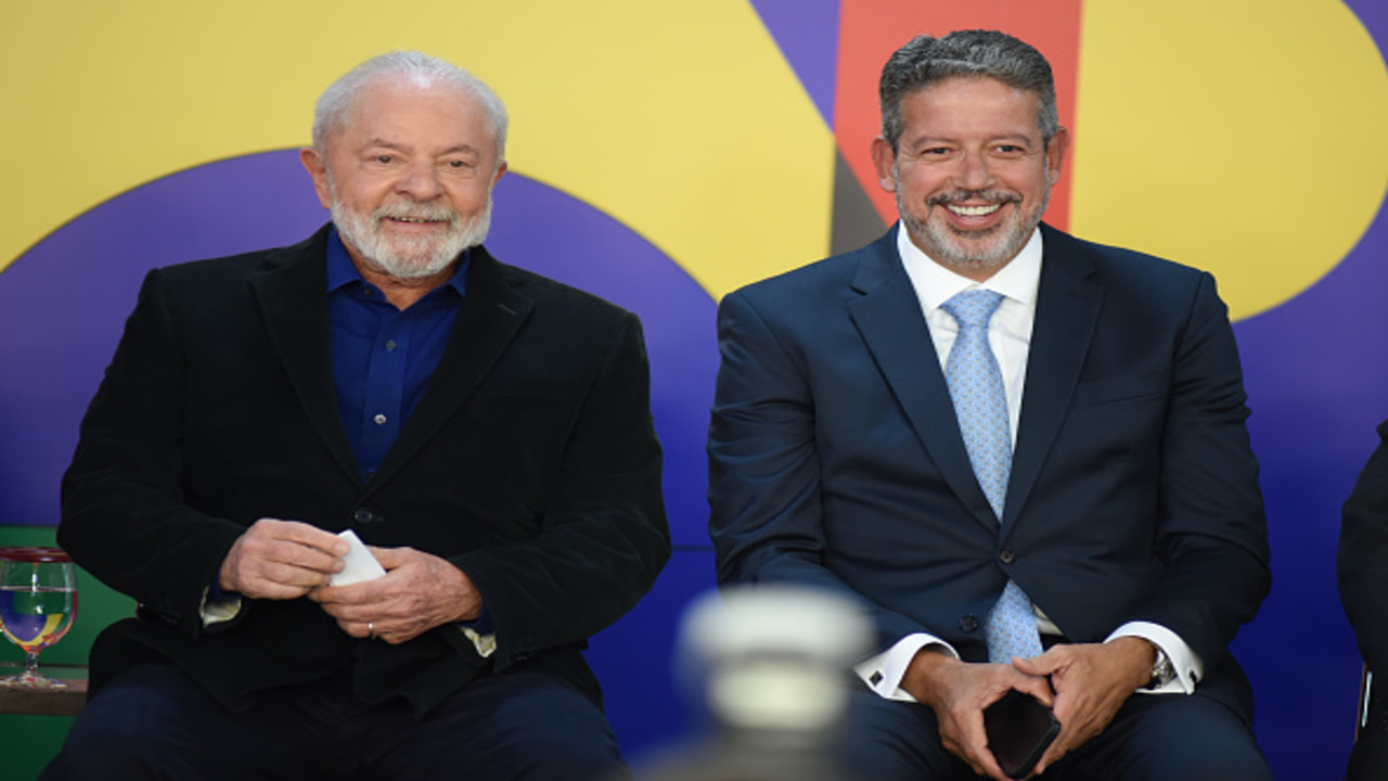 Lula e Lira em cerimônia