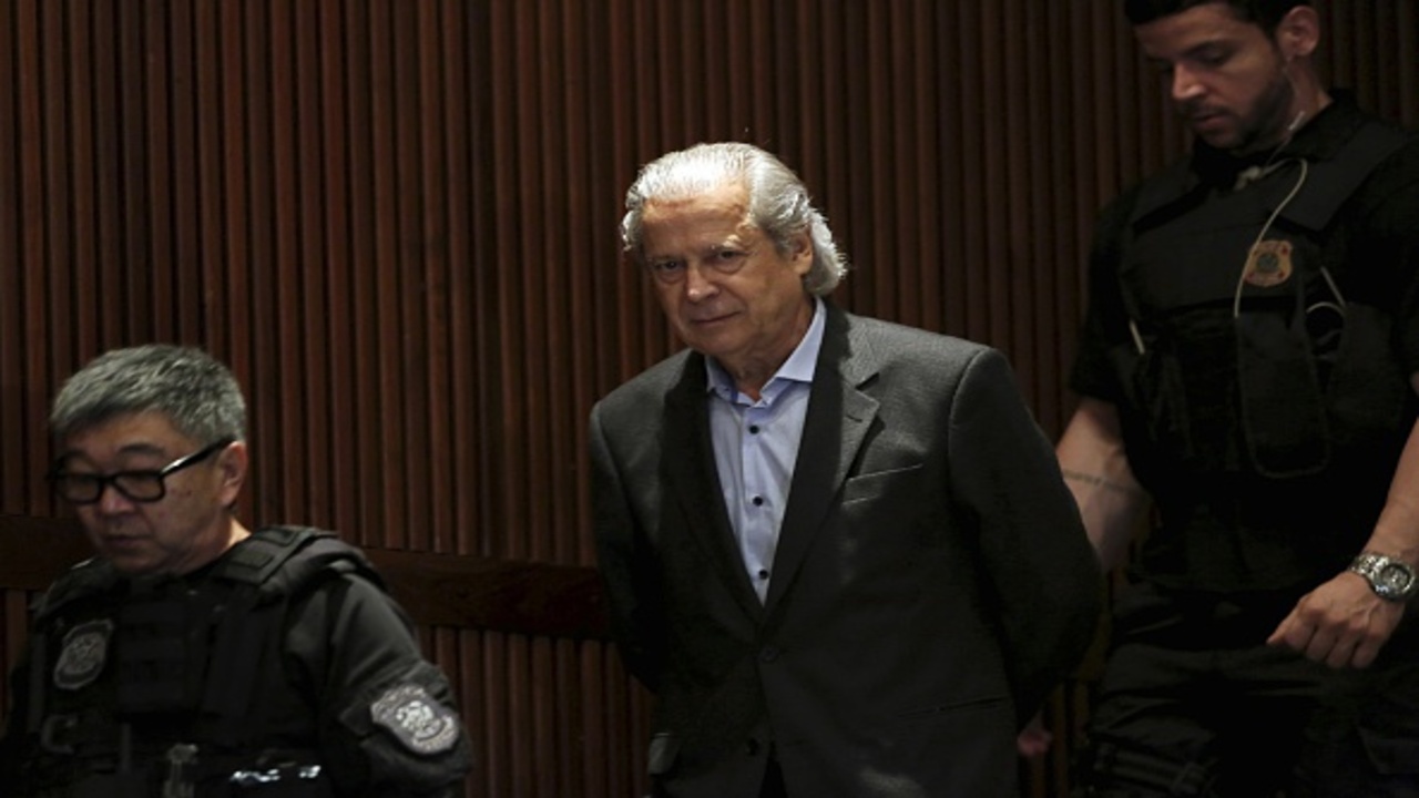 Condenação de Dirceu é prescrita