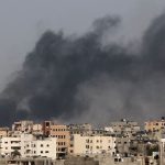 Onda de fumaça em Gaza.