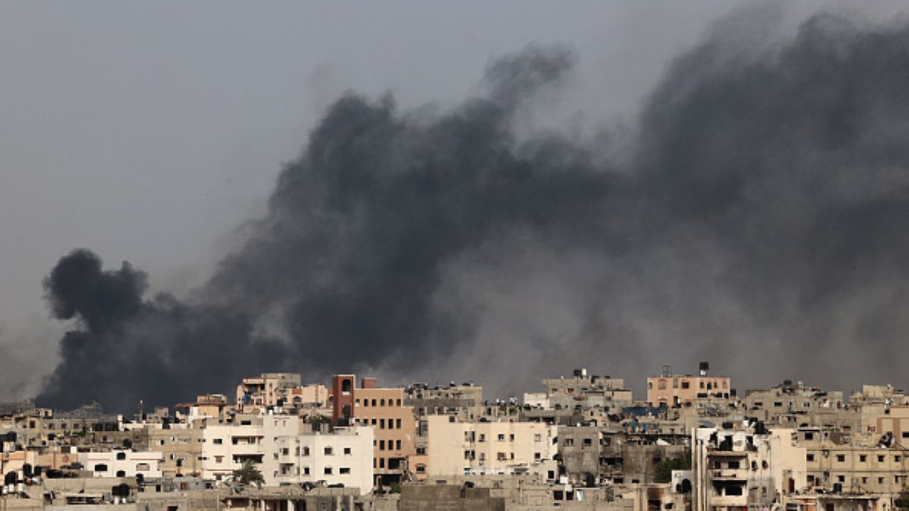 Onda de fumaça em Gaza.