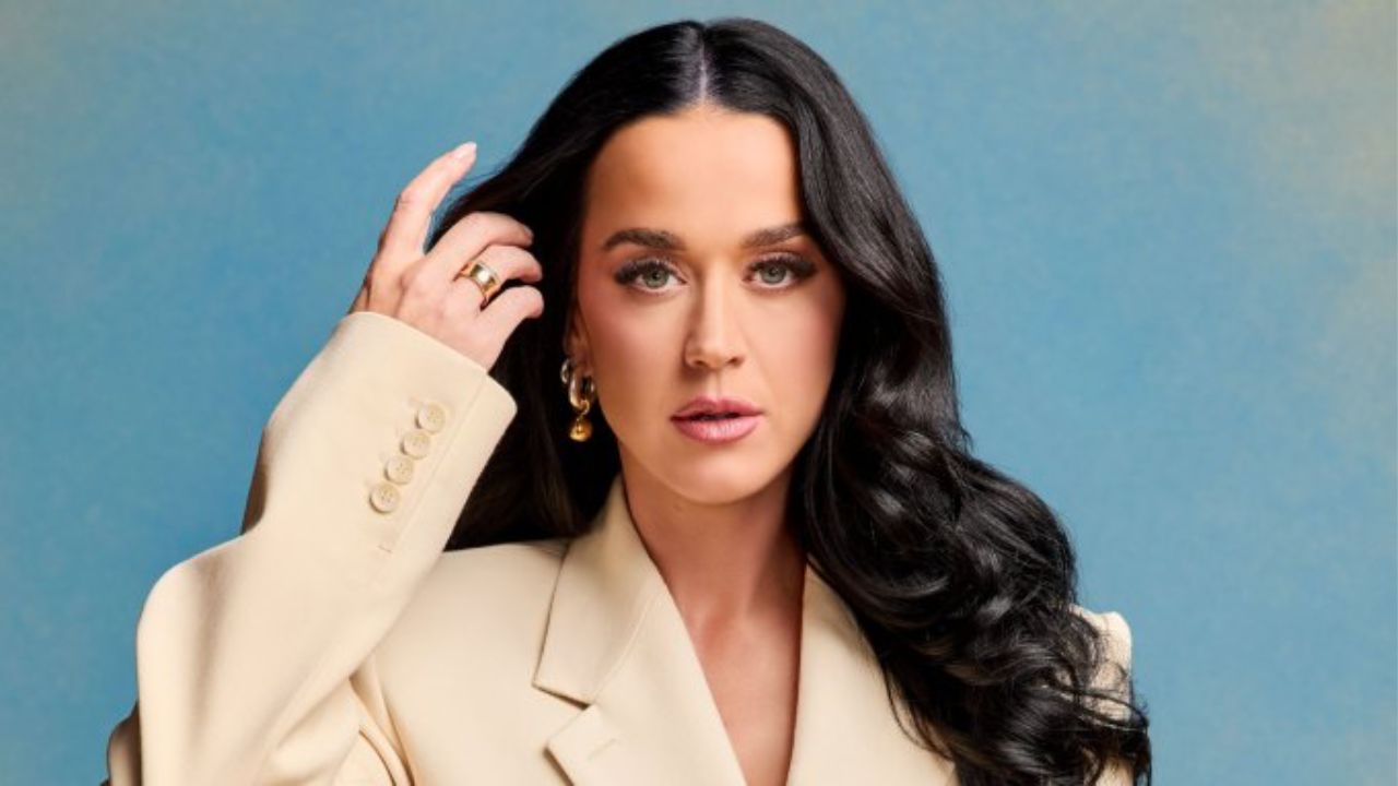 Katy Perry atualiza suas redes sociais de forma misteriosa