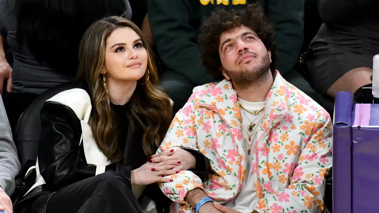 Selena Gomez responde críticas ao namoro com Benny Blanco (Reprodução/Getty Images/Allen Berezovsky)