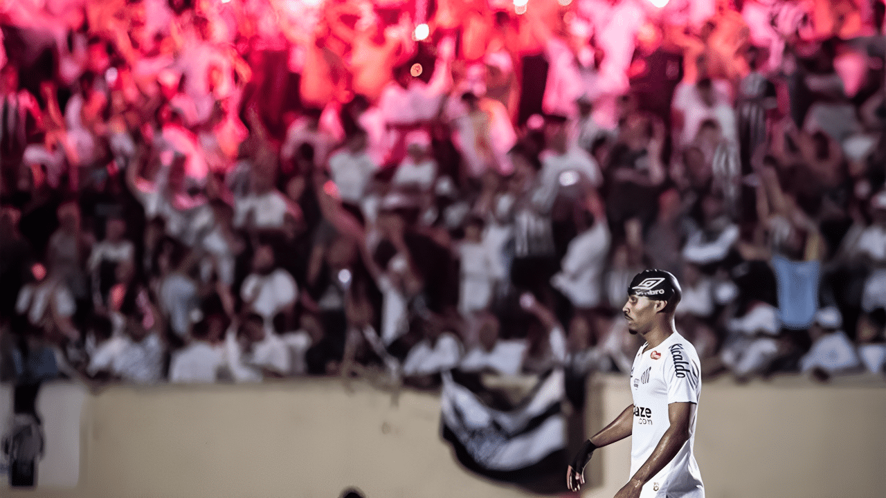 Torcida santista durante jogo no dia 7 de junho