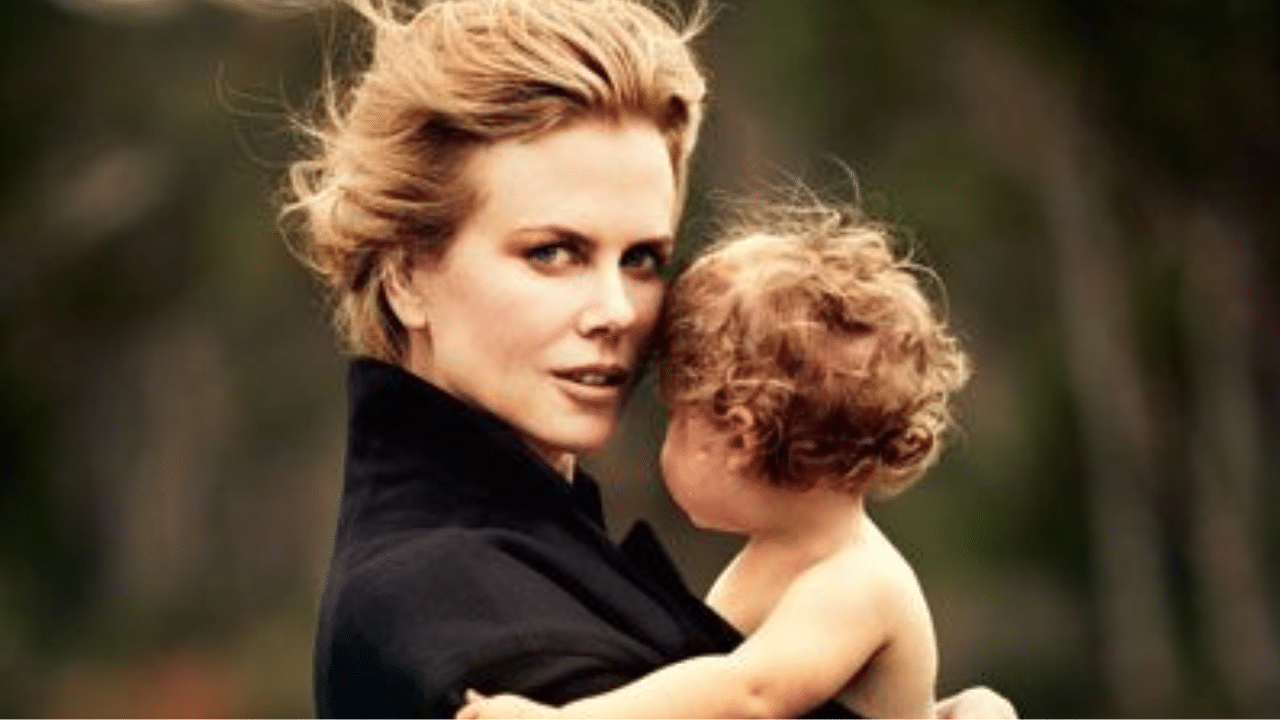 Nicole Kidman e filha encantam fãs durante desfile em Paris