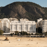 Hotel Copacabana Palace em frente a praia