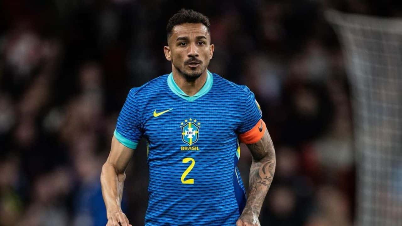 Danilo em jogo pela seleção brasileira